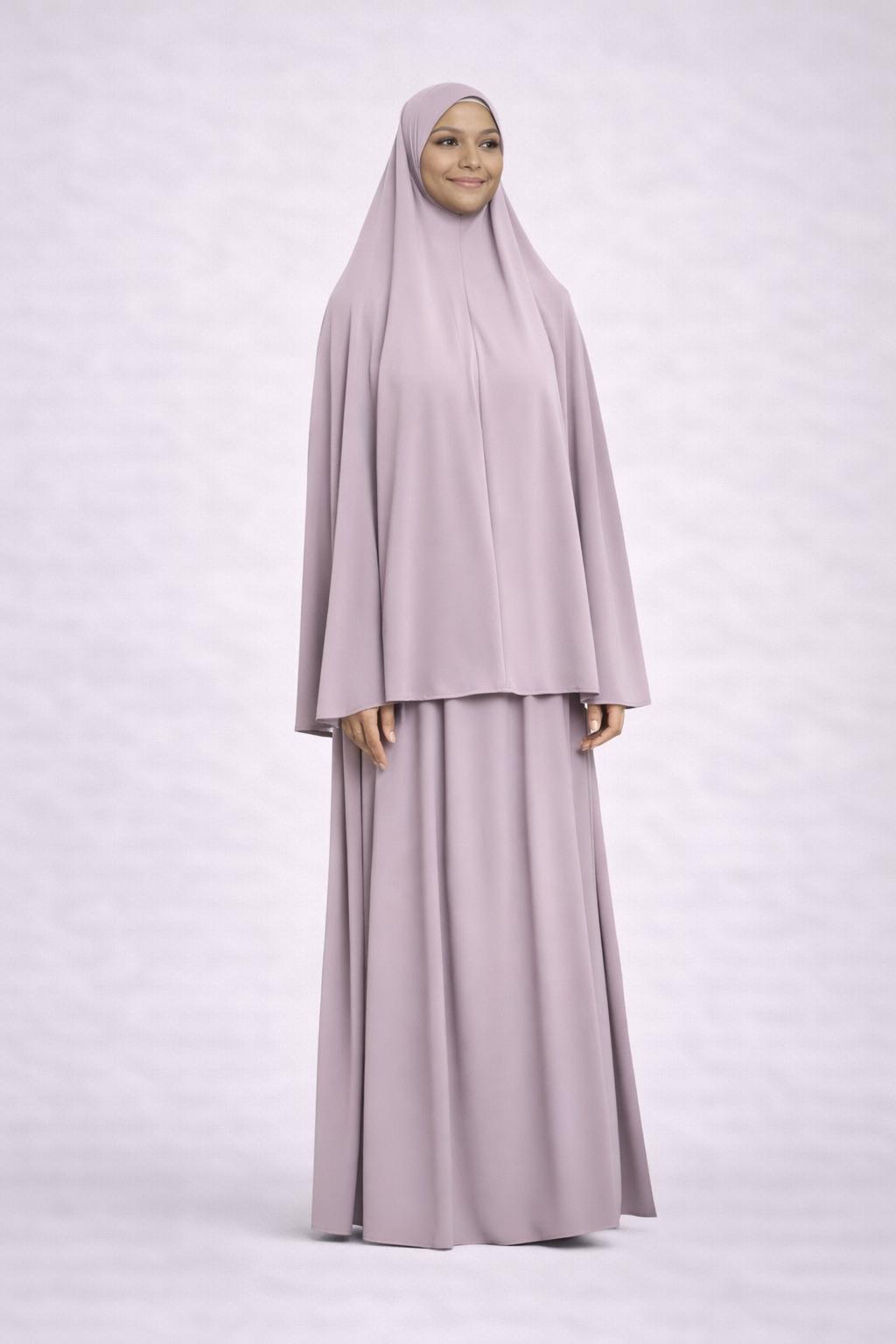 Ensemble de prière deux pièces Abaya et Khimar BYNOUR — coloris Parme Clair, coupe ample et couvrante