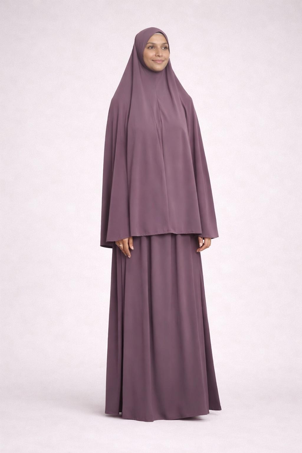 Ensemble de prière deux pièces Abaya et Khimar BYNOUR — coloris Plum, coupe ample et couvrante