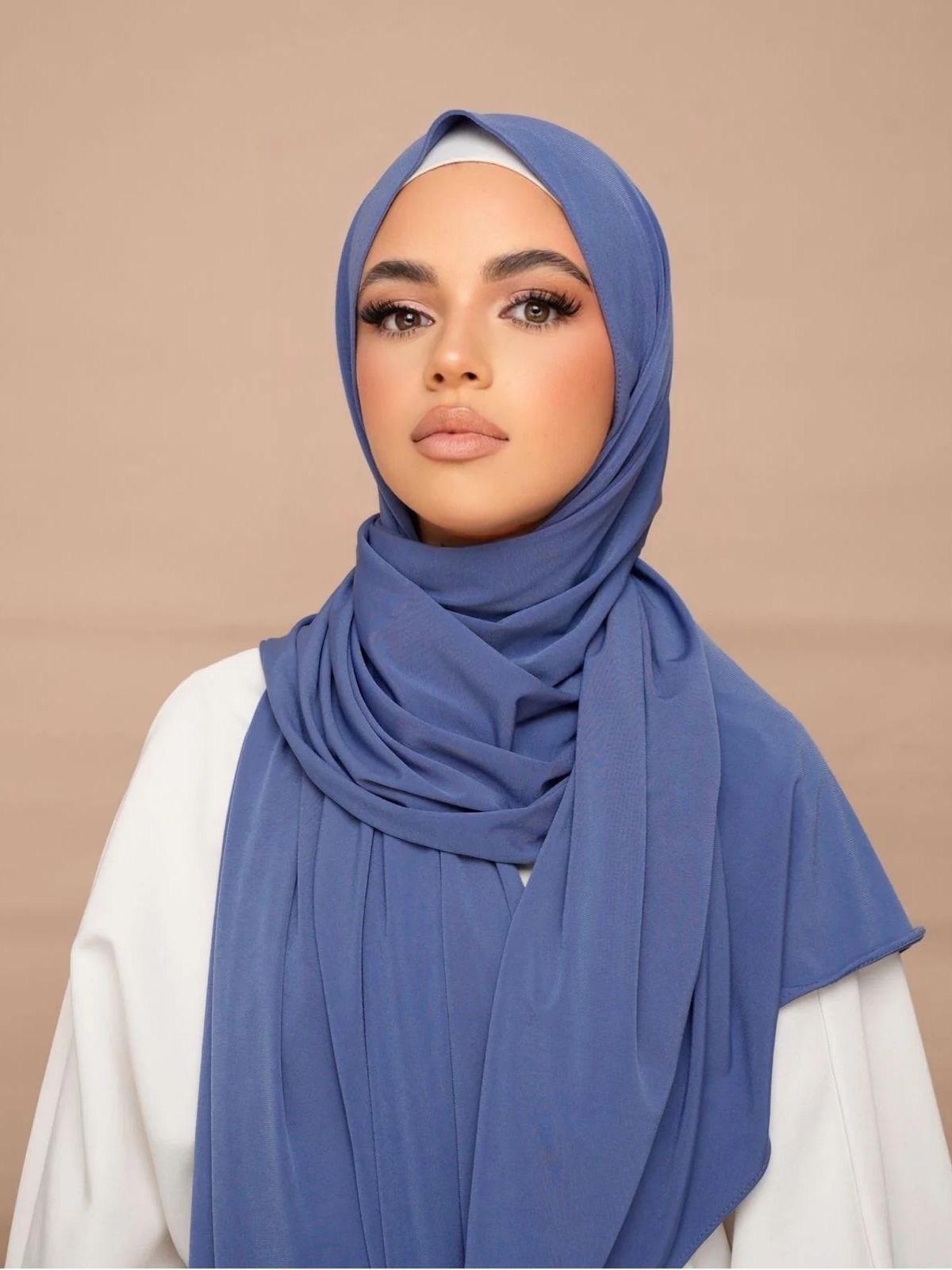 Hijab Jersey Premium Bleu azur Luxe, tissu léger, tendance 2026