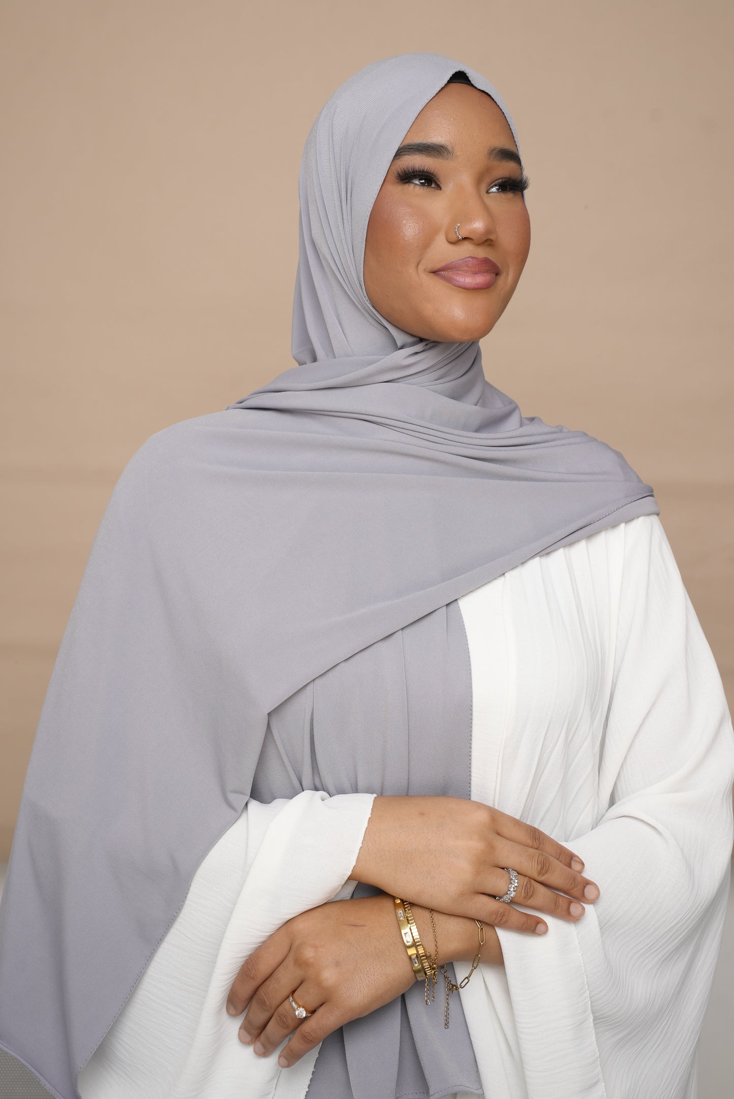 Hijab Jersey Premium Gris Foncé Luxe, tissu léger, tendance 2026