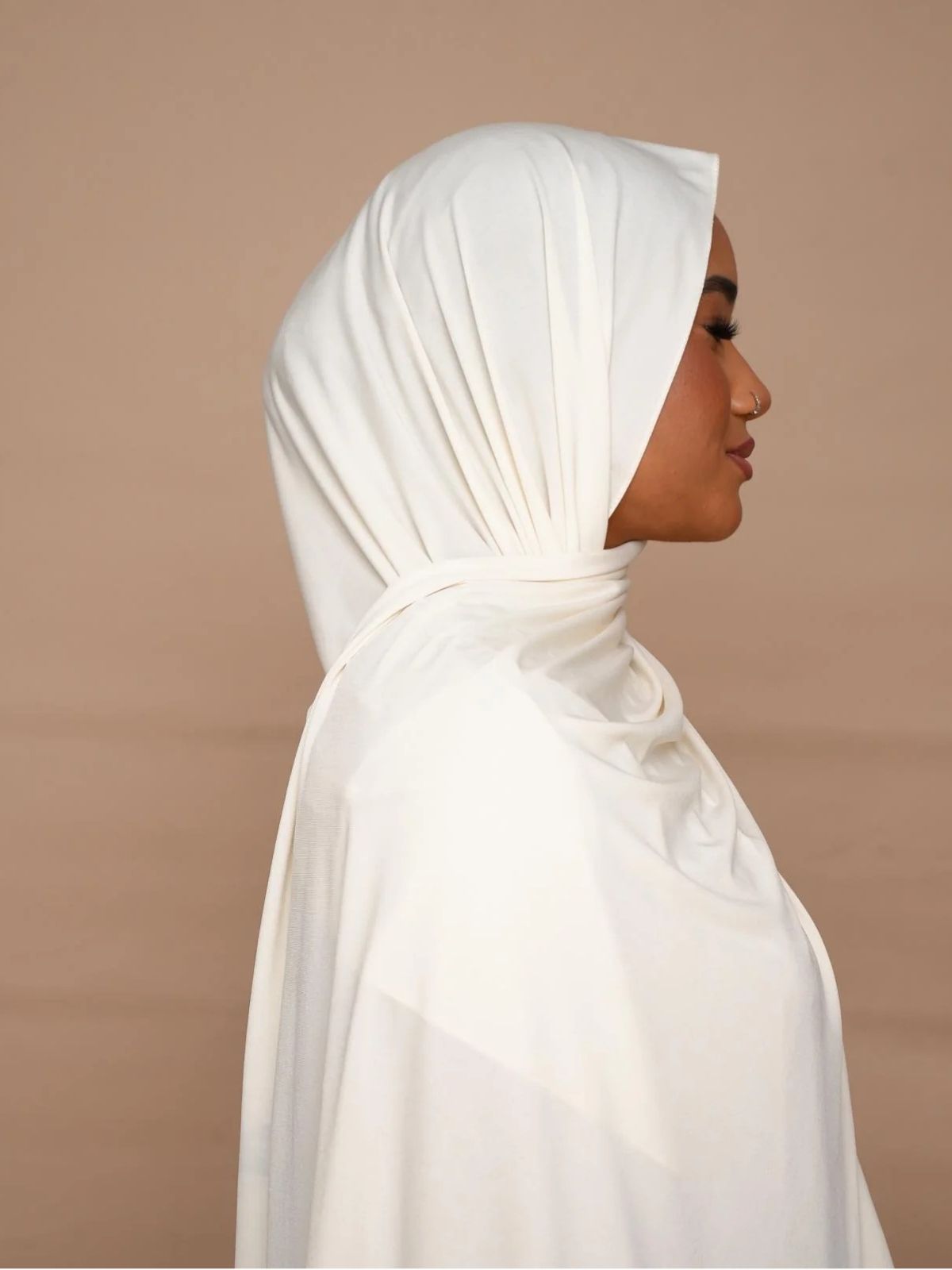 Hijab Jersey Premium Ivoire Luxe, tissu léger, tendance 2026