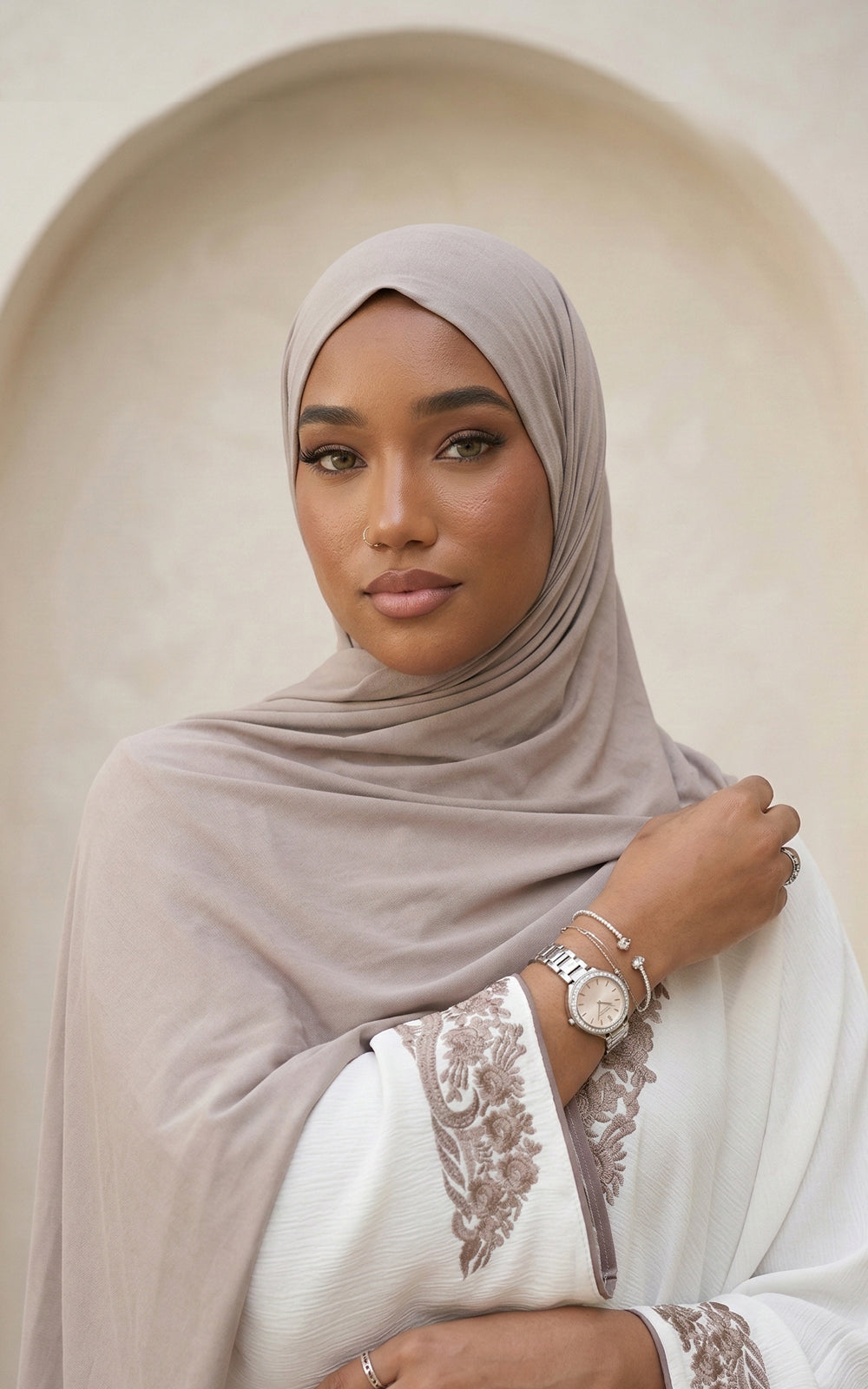 Maxi Hijab Jersey Premium Luxe BYNOUR - Format Extra Long 200×75 cm, Opaque et Élégant, Disponible en Plusieurs Coloris