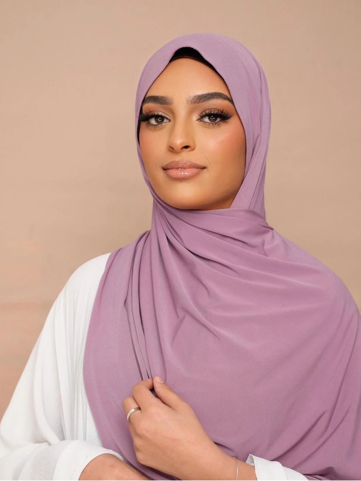 Hijab Jersey Premium Rose Nude Luxe, tissu léger, tendance 2026