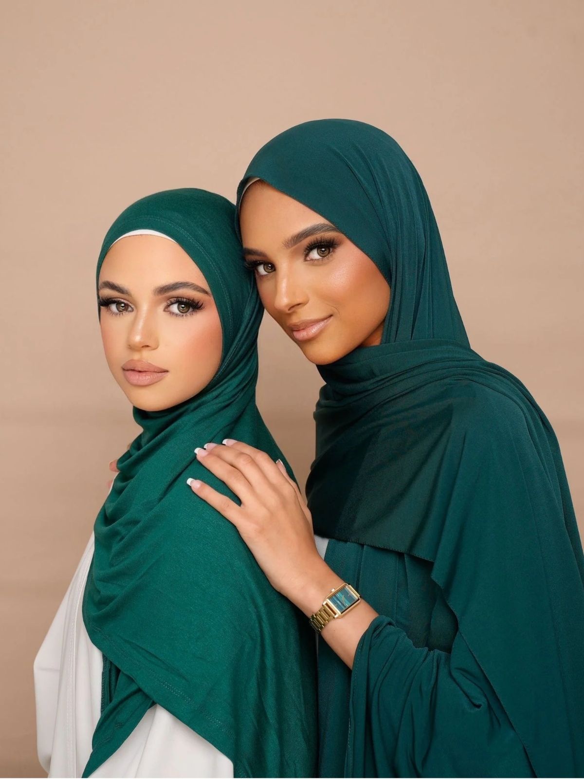 Hijab Jersey Premium Vert Emeraude Luxe, tissu léger, tendance 2026