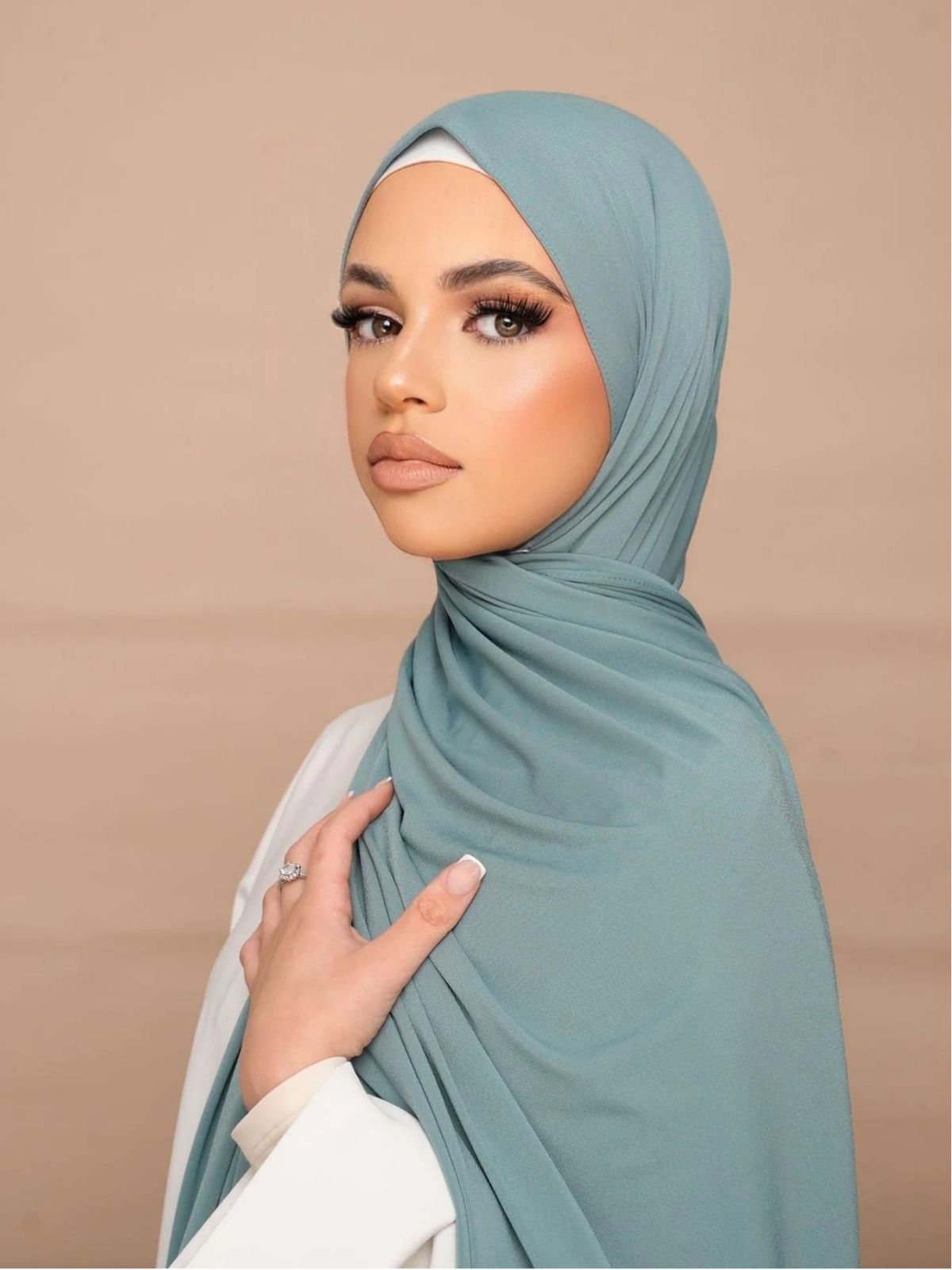 Hijab Jersey Premium Vert Sauge Luxe, tissu léger, tendance 2026