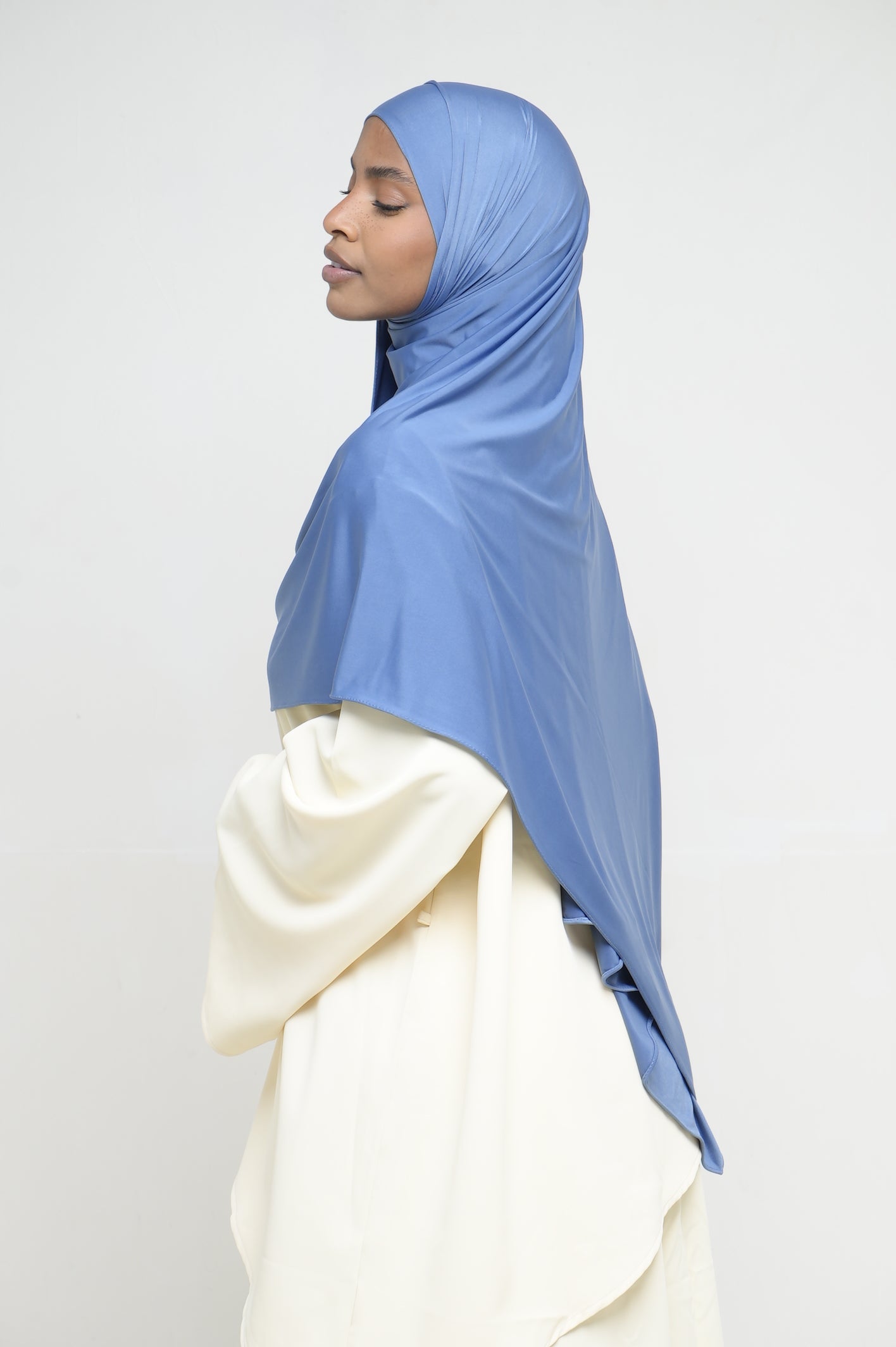 Hijab Jersey Liquid Bleu Azur BY NOUR – vue produit 3