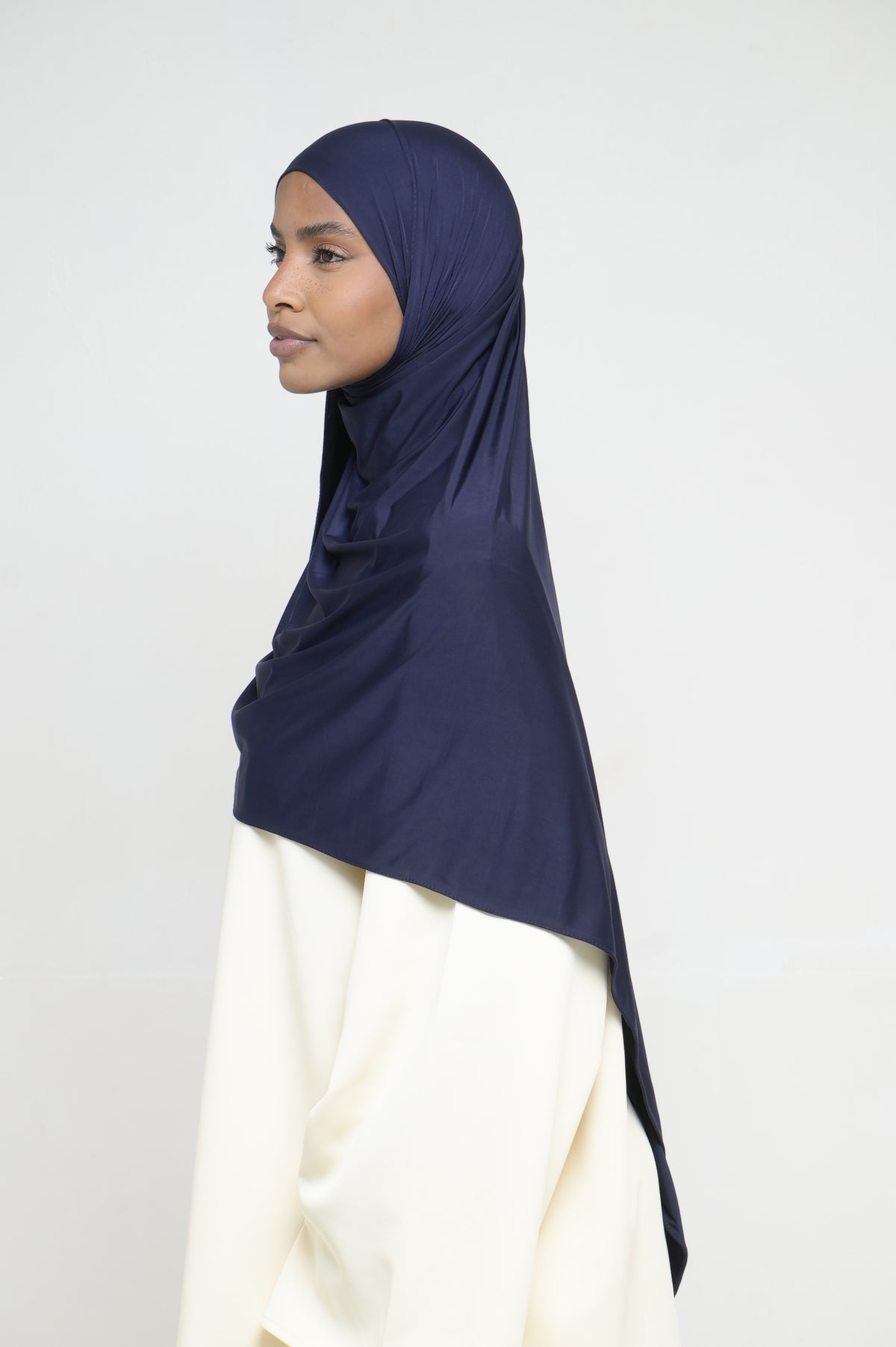 Hijab Jersey Liquid Bleu Marine BY NOUR – vue produit 2