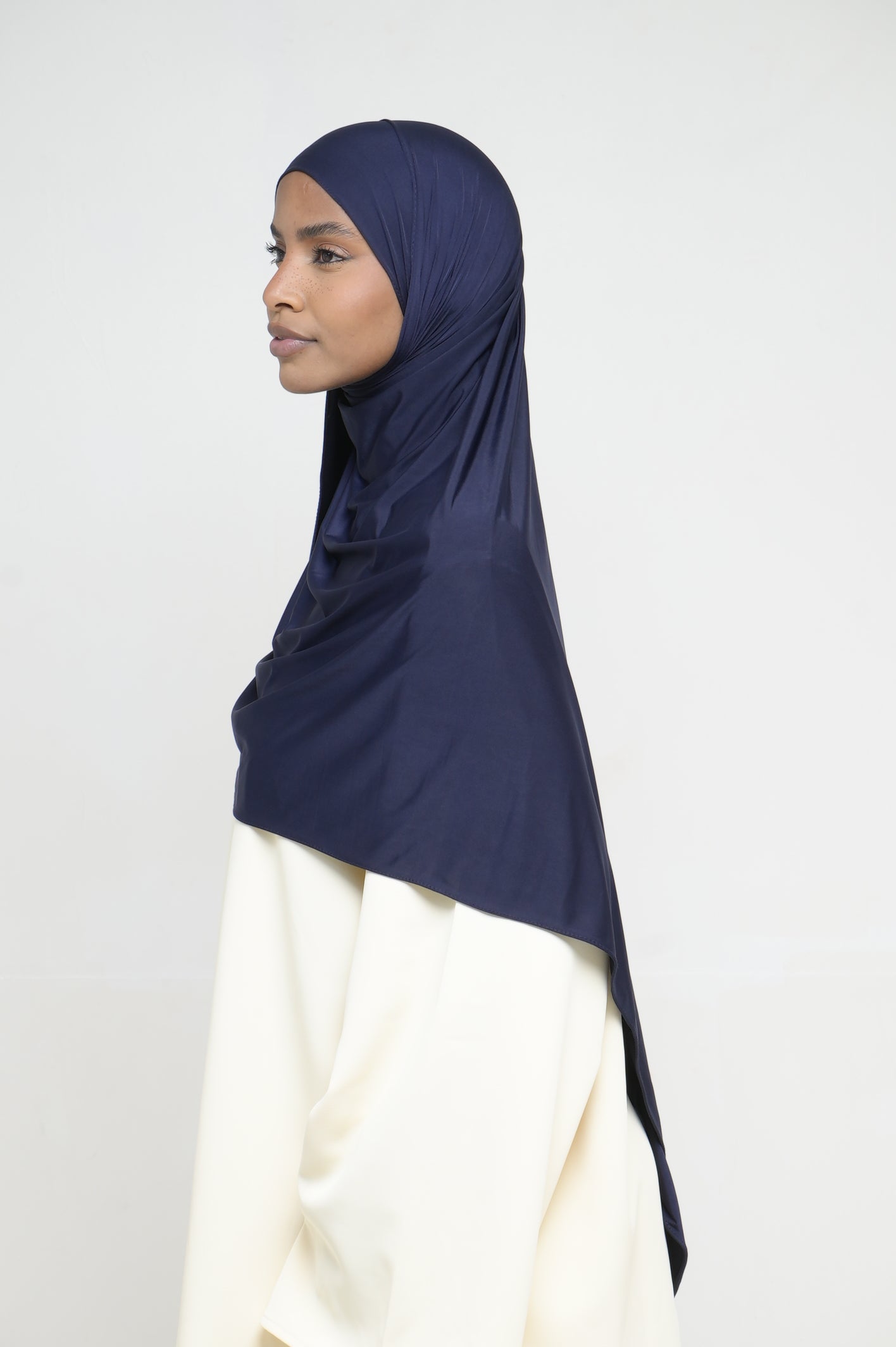 Hijab Jersey Liquid Bleu Marine BY NOUR – vue produit 2